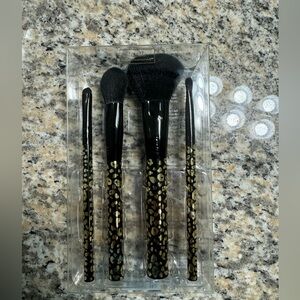 Tarte Maneater prowl patrol makeup brush set of 4
